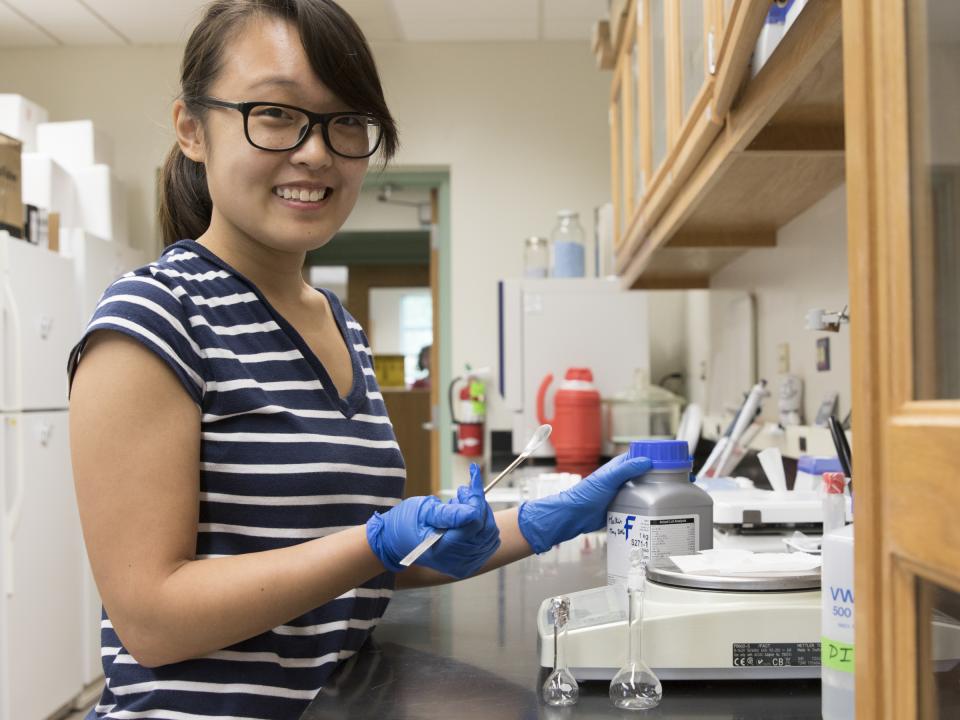 Student Pinky Liau works in a science lab at Horn Point Laboratory.