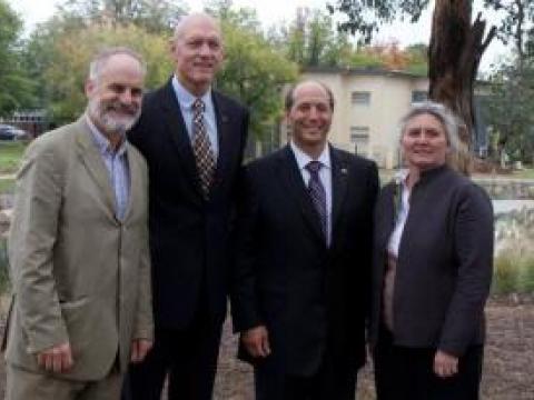 Judy O'Neil of Horn Point Laboratory joined U.S. Ambassador Jeffrey Bleich and Australia’s Minister for School Education Peter Garrett in Canberra, Australia, on March 22 to launch the U.S.-Australia Virtual Environmental Partnership, or US/AUS-H20