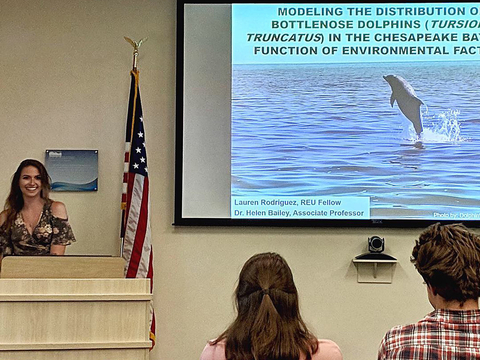 Rodriguez presents her REU research findings