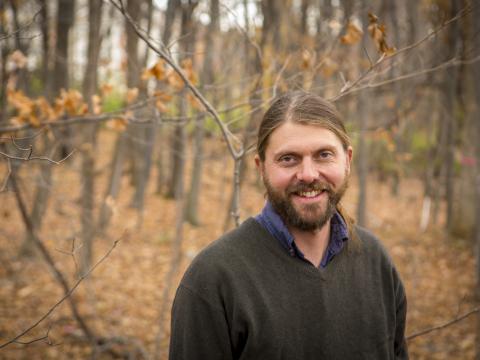 Head shot of Andrew Elmore 