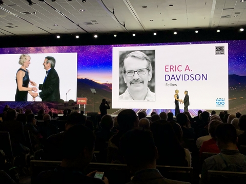 Photo of Eric Davidson receiving acknowledgement as an AGU Fellow at the December 2019 annual meeting