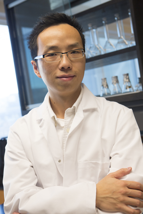Yantao Li in his lab