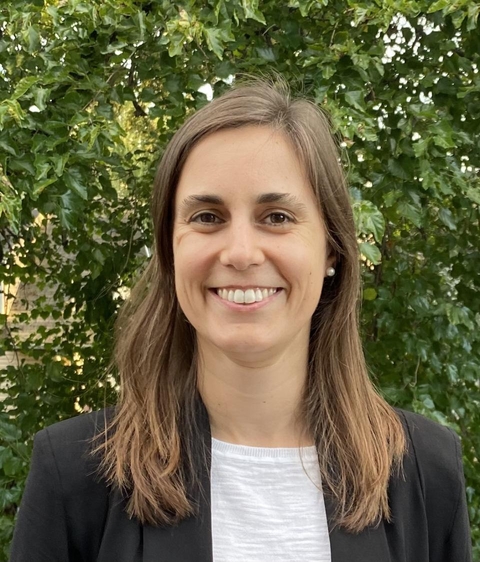 Headshot of Dr. Allison Tracy 