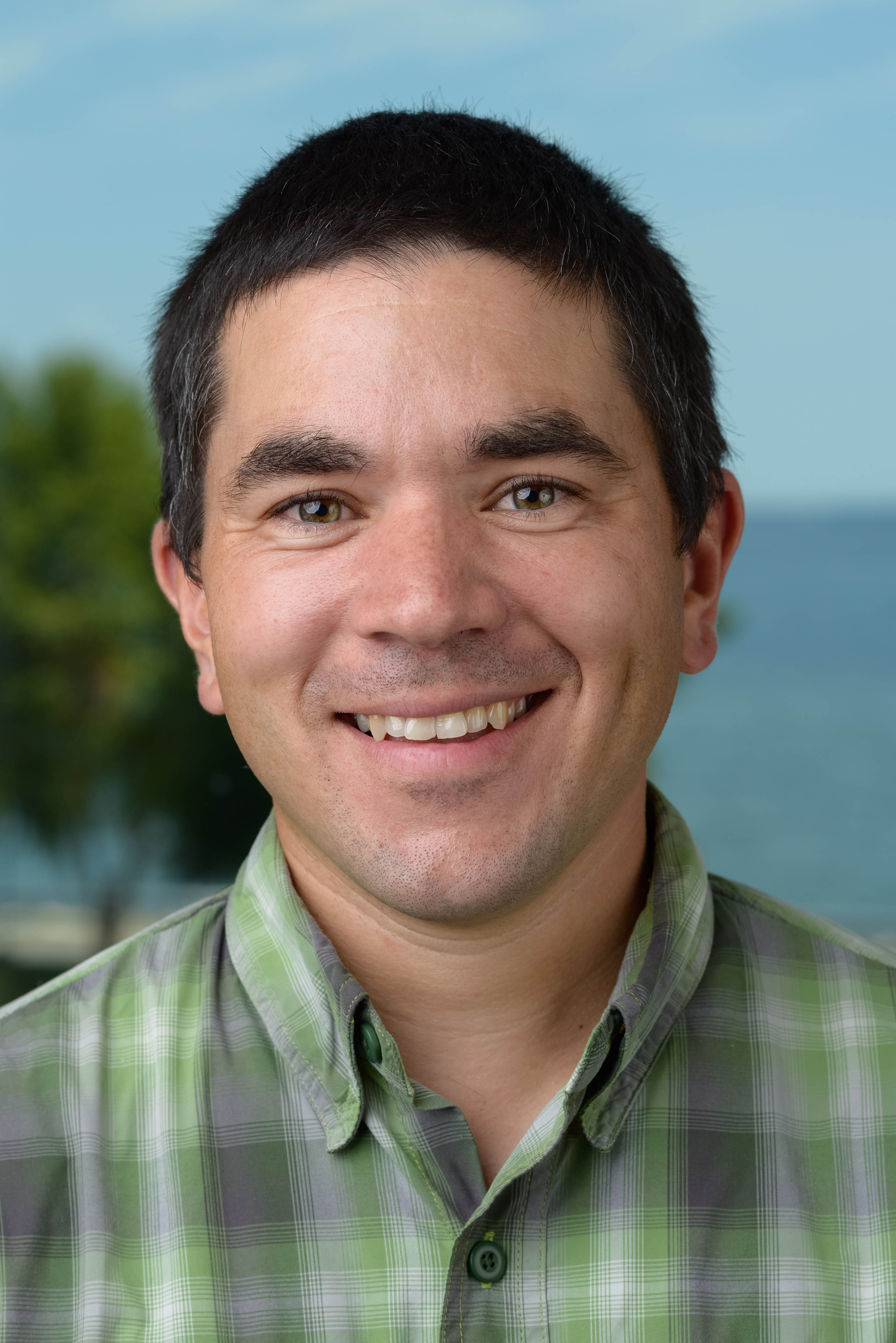 Graduate of Distinction Award Presented to Dr. Jeremy Testa