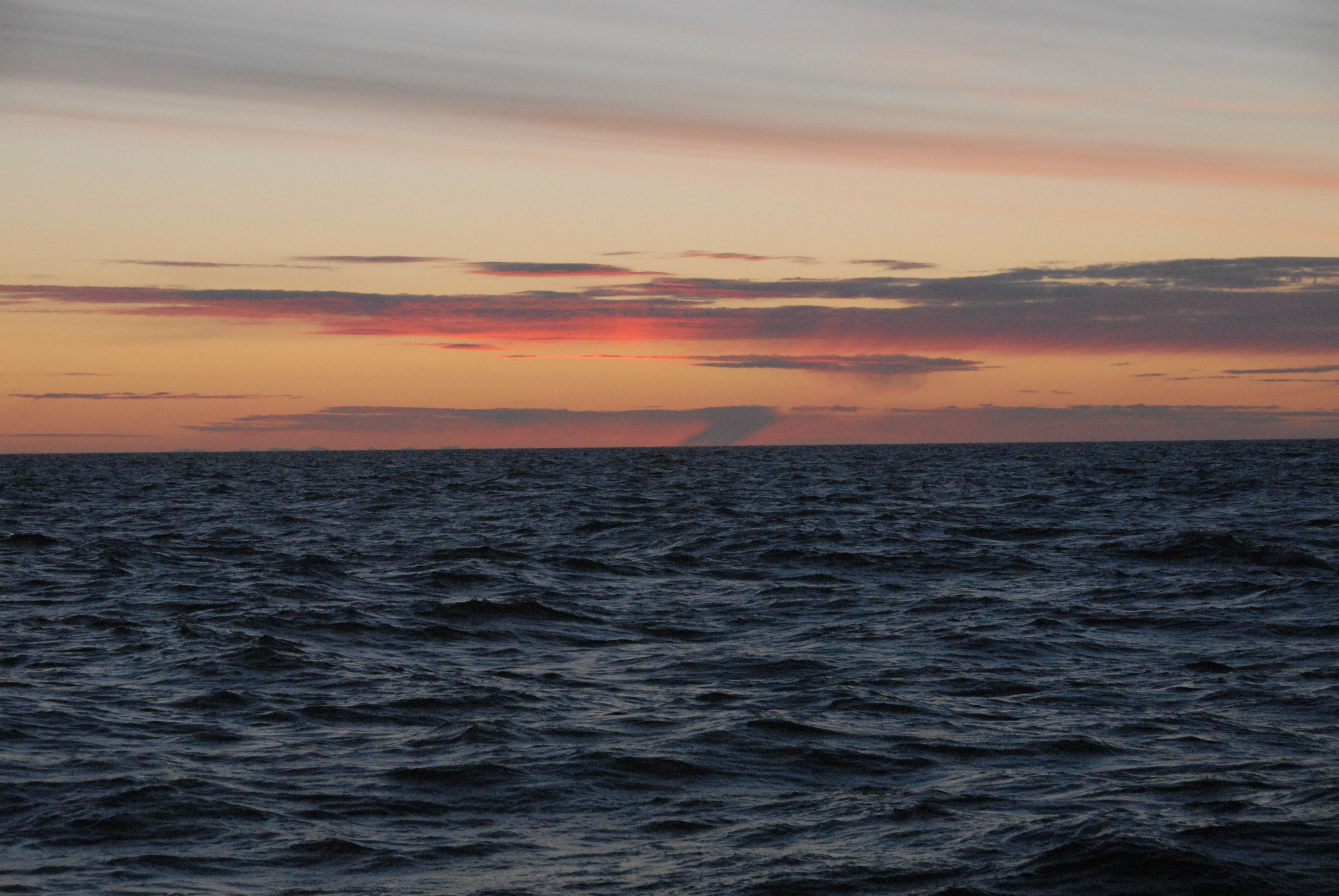 Late-season Arctic research cruise reveals unseasonably warm ocean temperatures and active ecosystem