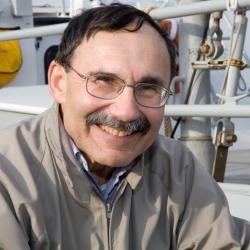 Dr. Ed Houde receives Lifetime Achievement Award from American Fisheries Society