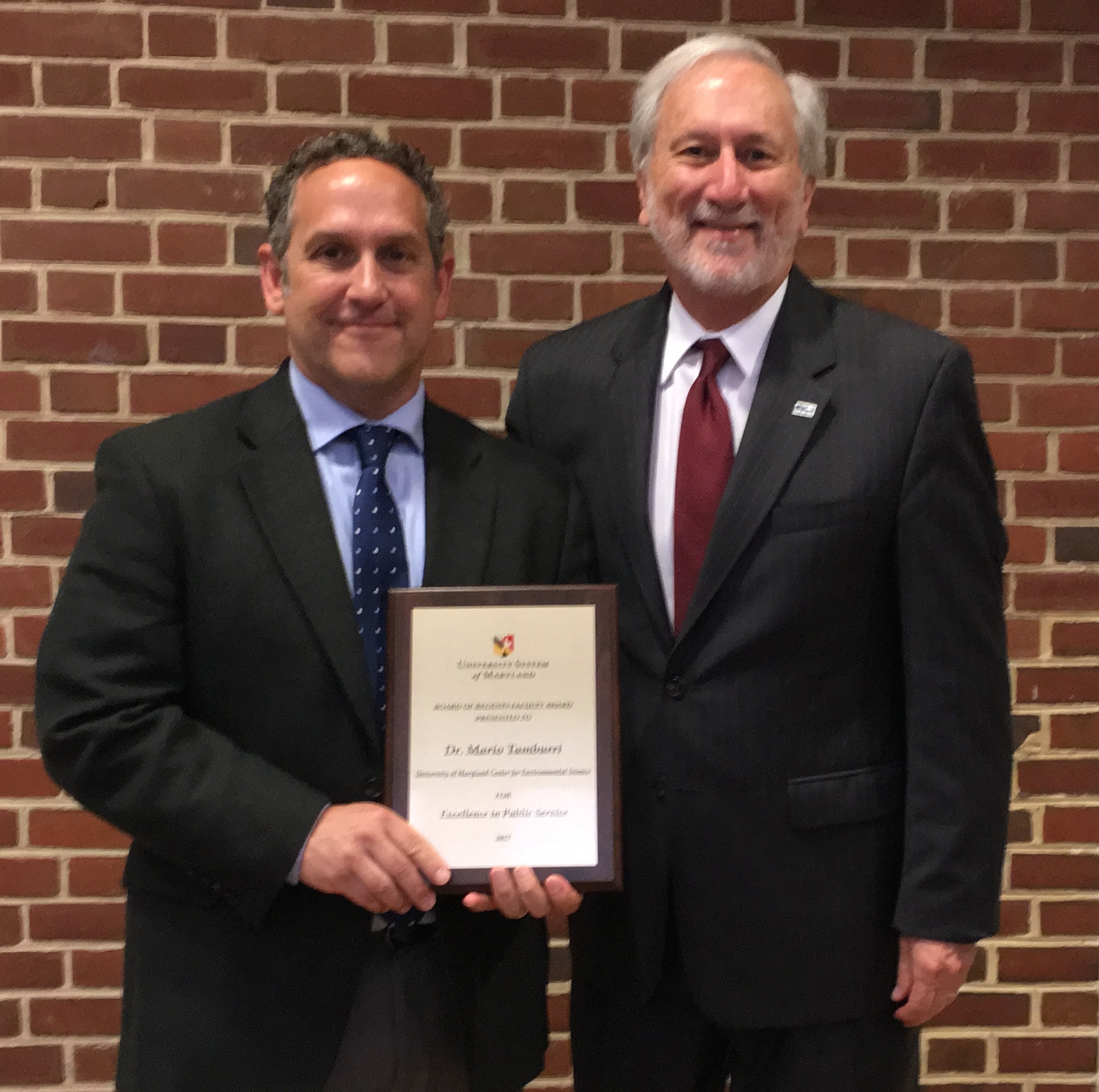 Mario Tamburri receives USM Regents’ Faculty Award for Excellence in Public Service