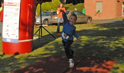 “Spat Dash” race at Horn Point Laboratory benefits environmental education