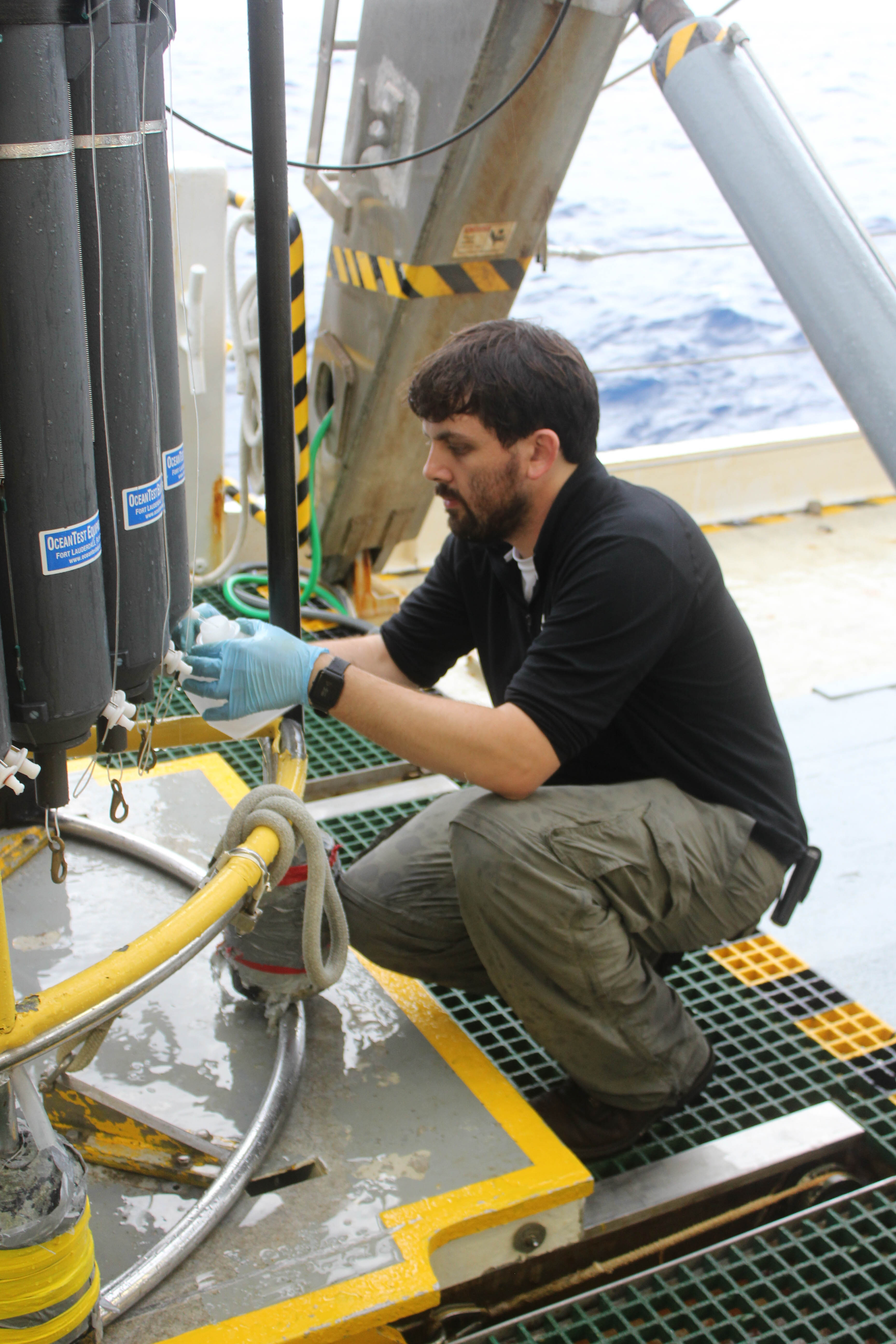 Growing oxygen deficient zones absorb carbon into the deep ocean