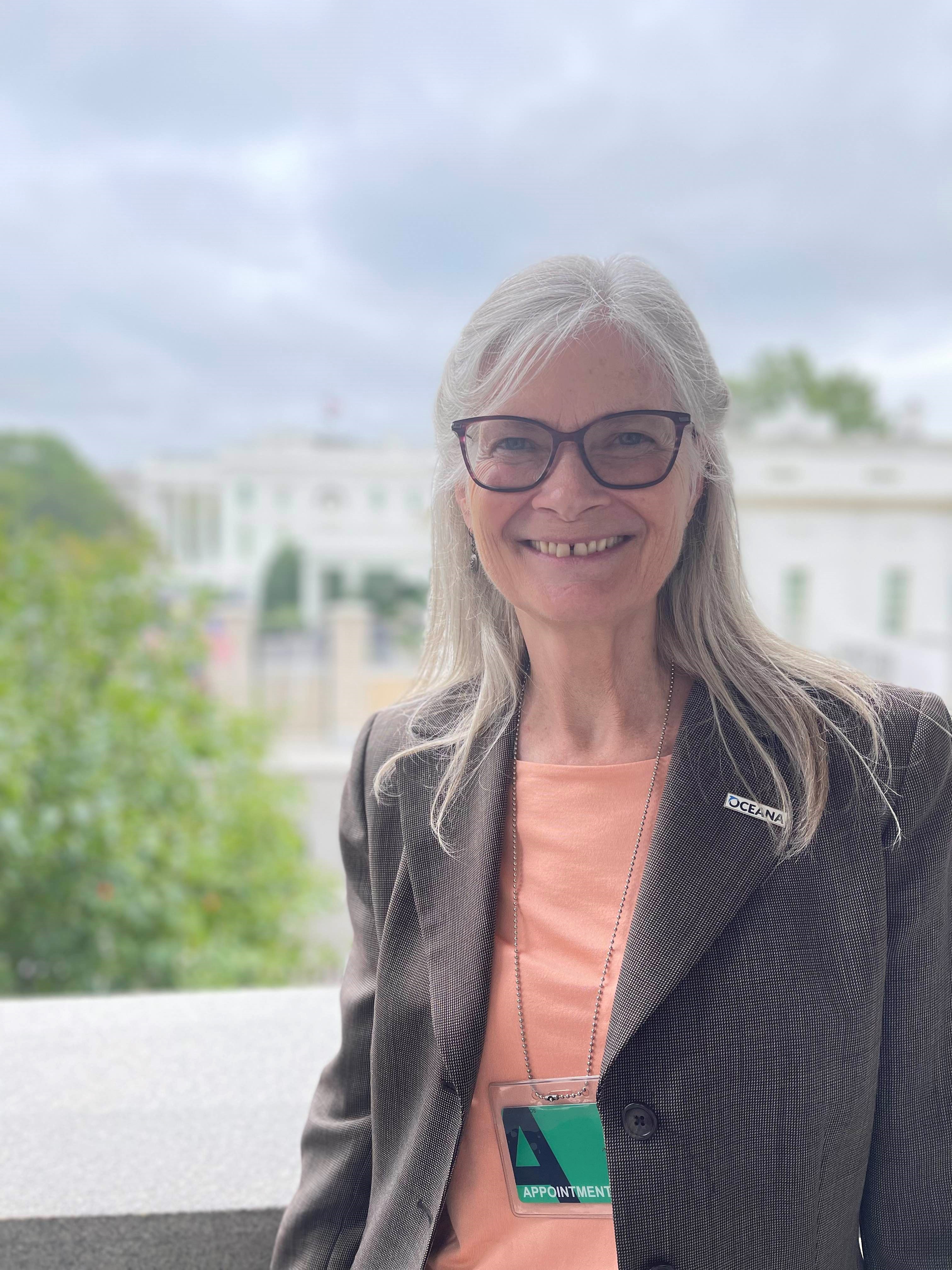 Dr. Kimberly Warner receives inaugural UMCES Distinguished Alumni Award