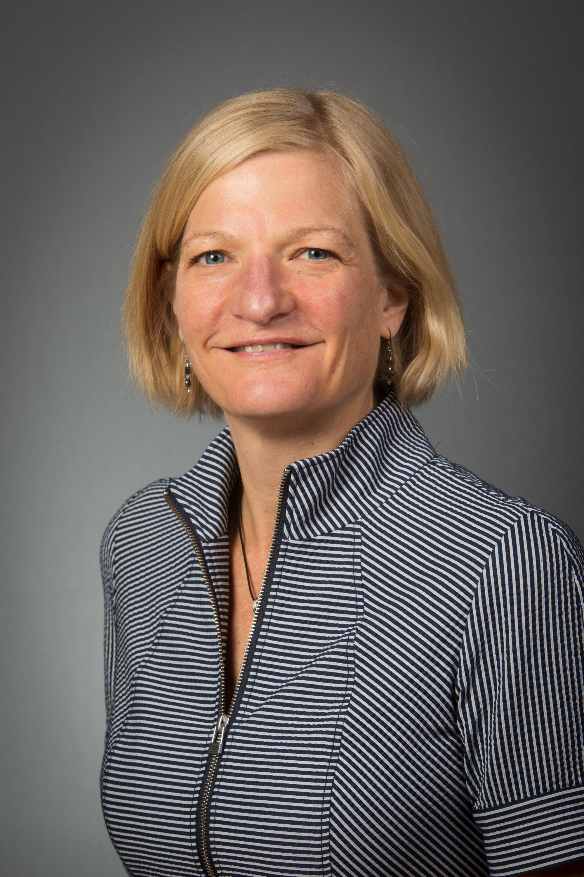 Headshot of Dr. Jennifer Burns